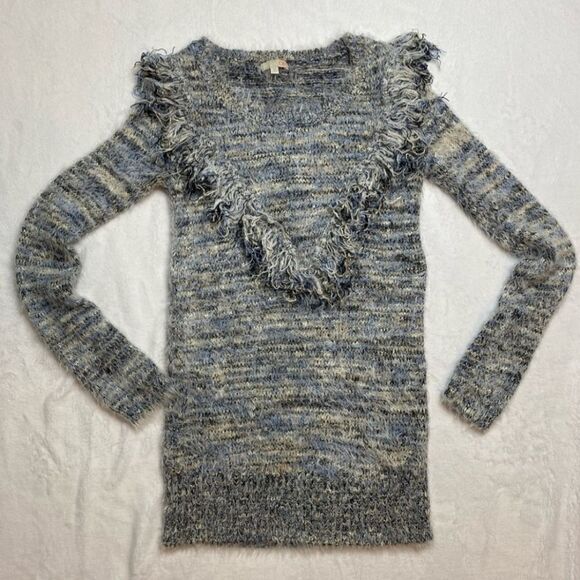 Very Cute and Cozy Shaggy Blue Gianni Bini Fringey Sweater - Picture 1 of 5